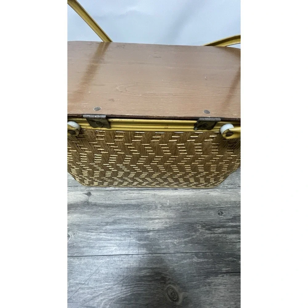 Redmon‎ Woven Picnic Basket Wood Lid Mustard Yellow Handles Vintage Style